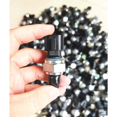 Hitachi High End Sensor Tegangan Rendah 4436535 42CP2-13 04K21CZ1 Bagian Listrik Excavator
