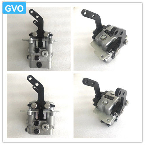 702-16-04250 7021604250 Bagian Excavator Walking Foot Valve Pedal Assembly Untuk PC120-6 PC200-6 PC210 PC240-8 PC360-6 PC360-7 PC360-8